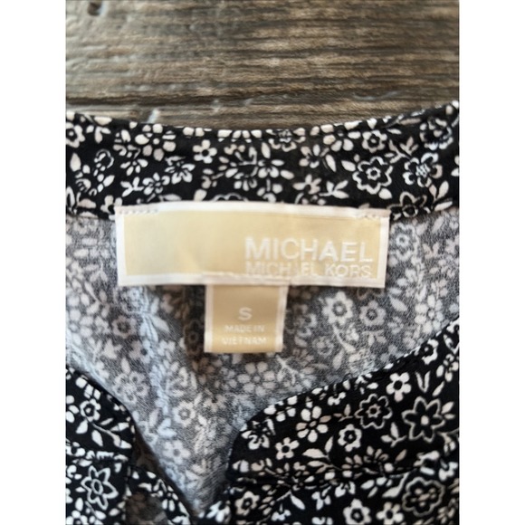 MICHAEL KORS BLACK WHITE FLORAL‎ TIE FRONT RUFFLED HEM DRESS Size Small Travel - Picture 3 of 8
